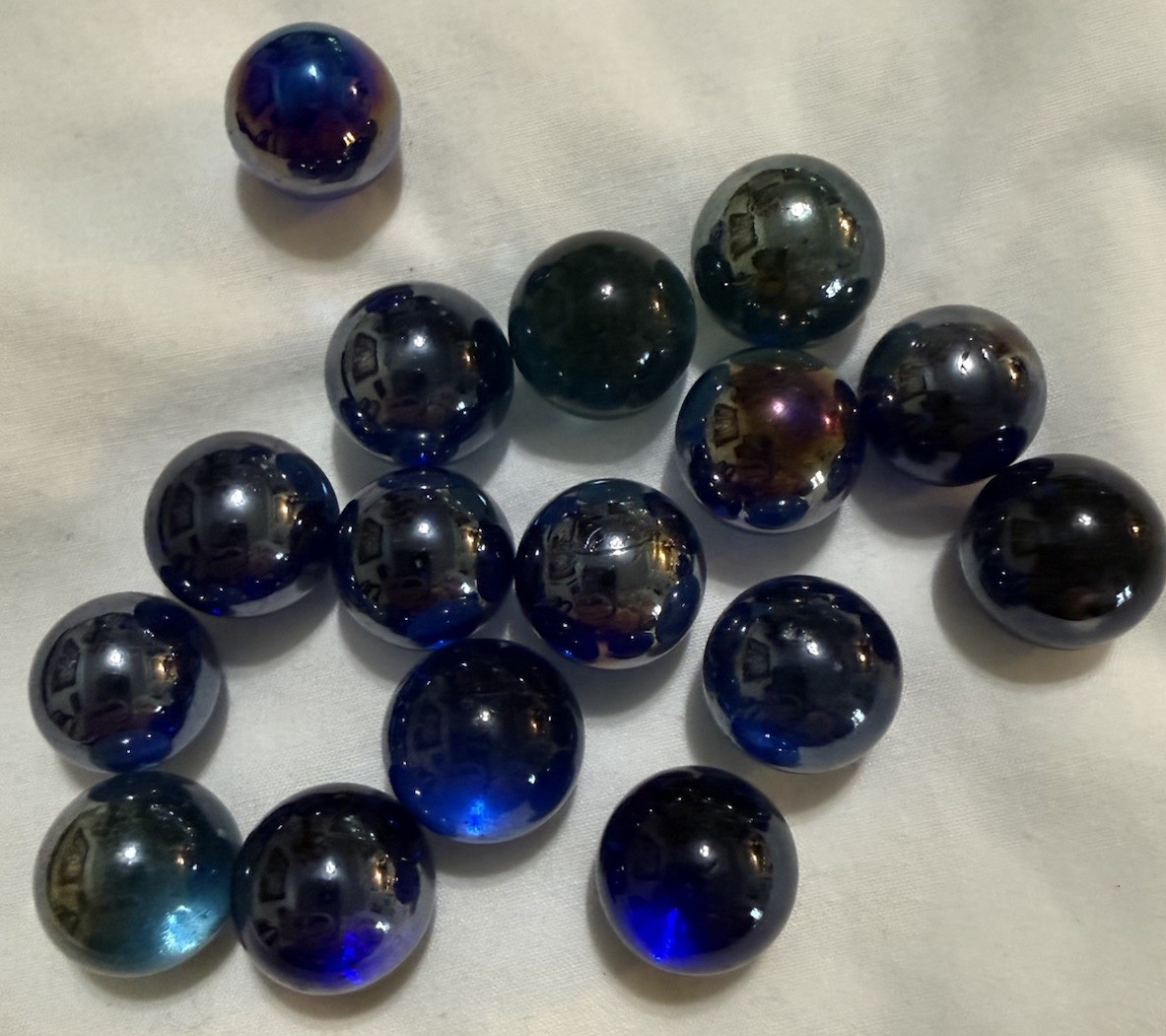MARBLE LOT Of 16 BLUE LUSTER FINISH MARBLES 14-15mm