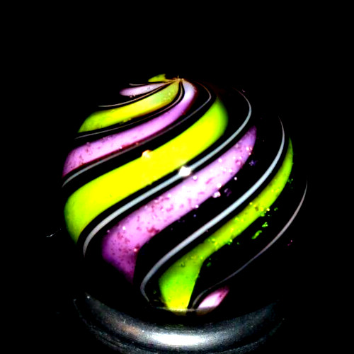 HOT HOUSE GLASS MARBLE/.696″-DICHROIC LIME & ROSE-FAST WORLDWIDE SHIPPING