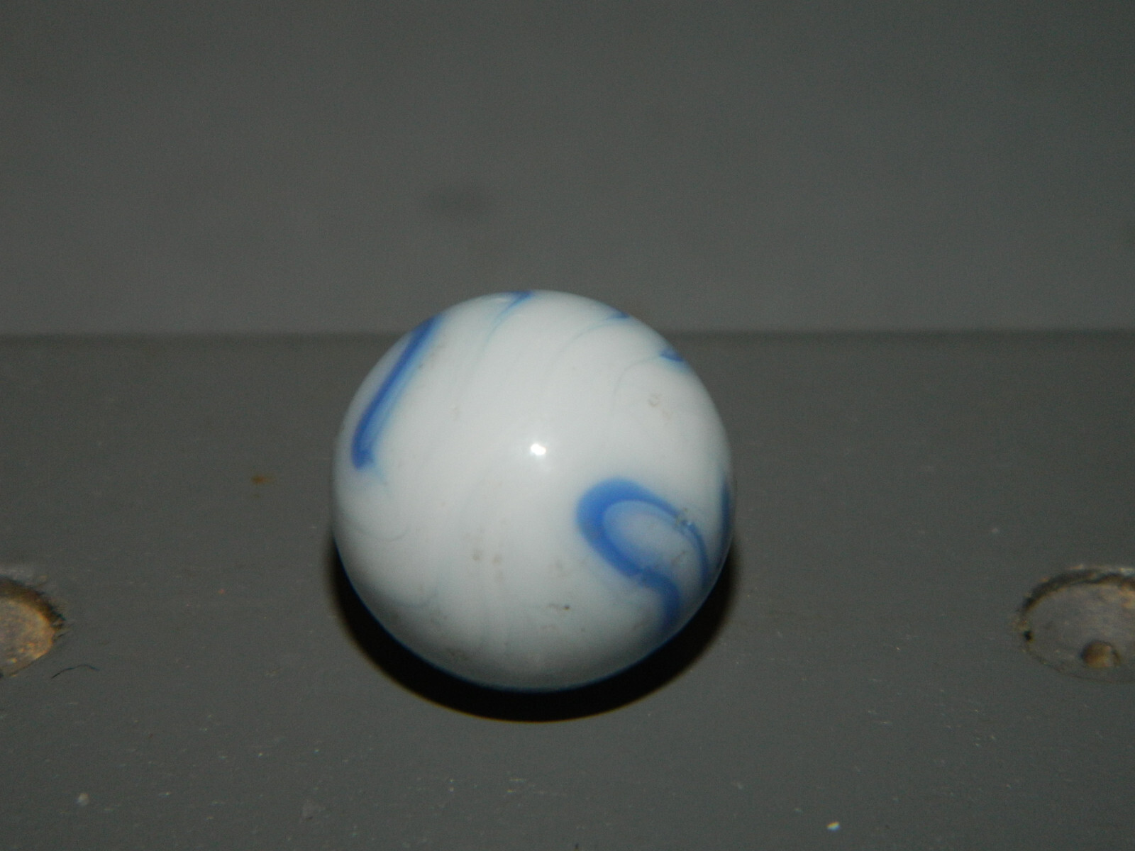 Alley Agate Blue Flame approx 5/8″ E5