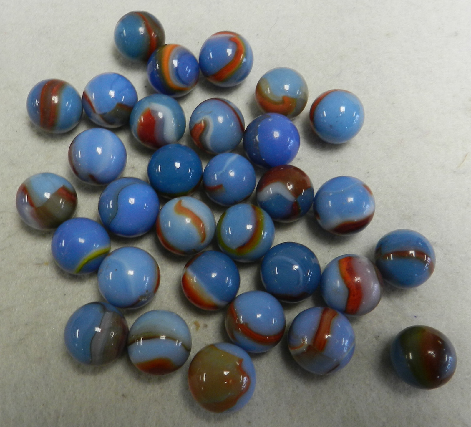 #17729m Vintage Group of 30 Peltier Glass Marbles .57 to .62 Inches