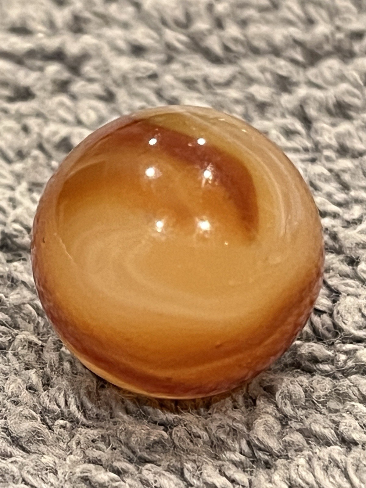 Akro Agate Carnelian Oxblood Corkscrew marble wet mint .73