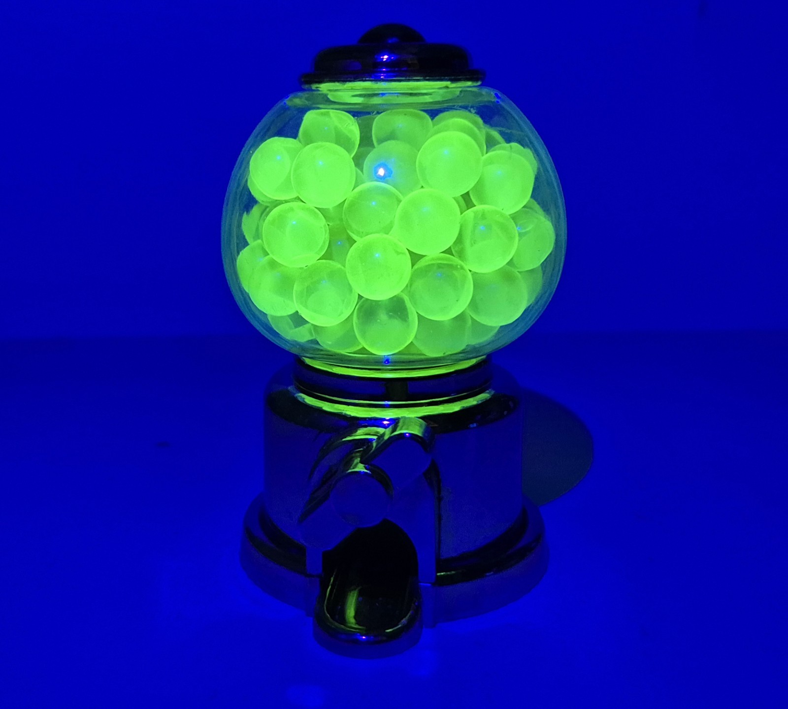 100 Uranium Vaseline Glass Marbles 10mm with Gold Mini Gumball Display Plastic