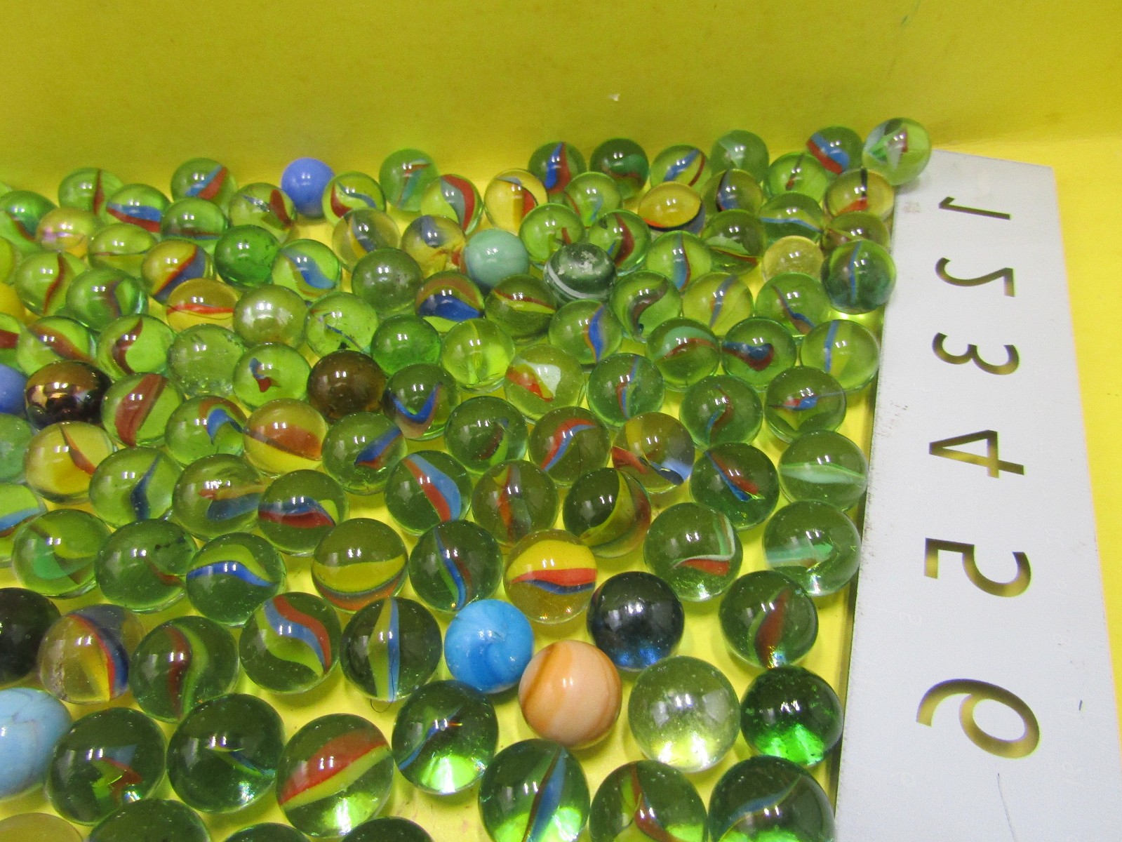 Vintage Lot of 120+ Glass Cat’s Eye Swsirl Mixed Colors Assorted Sizes LOT D