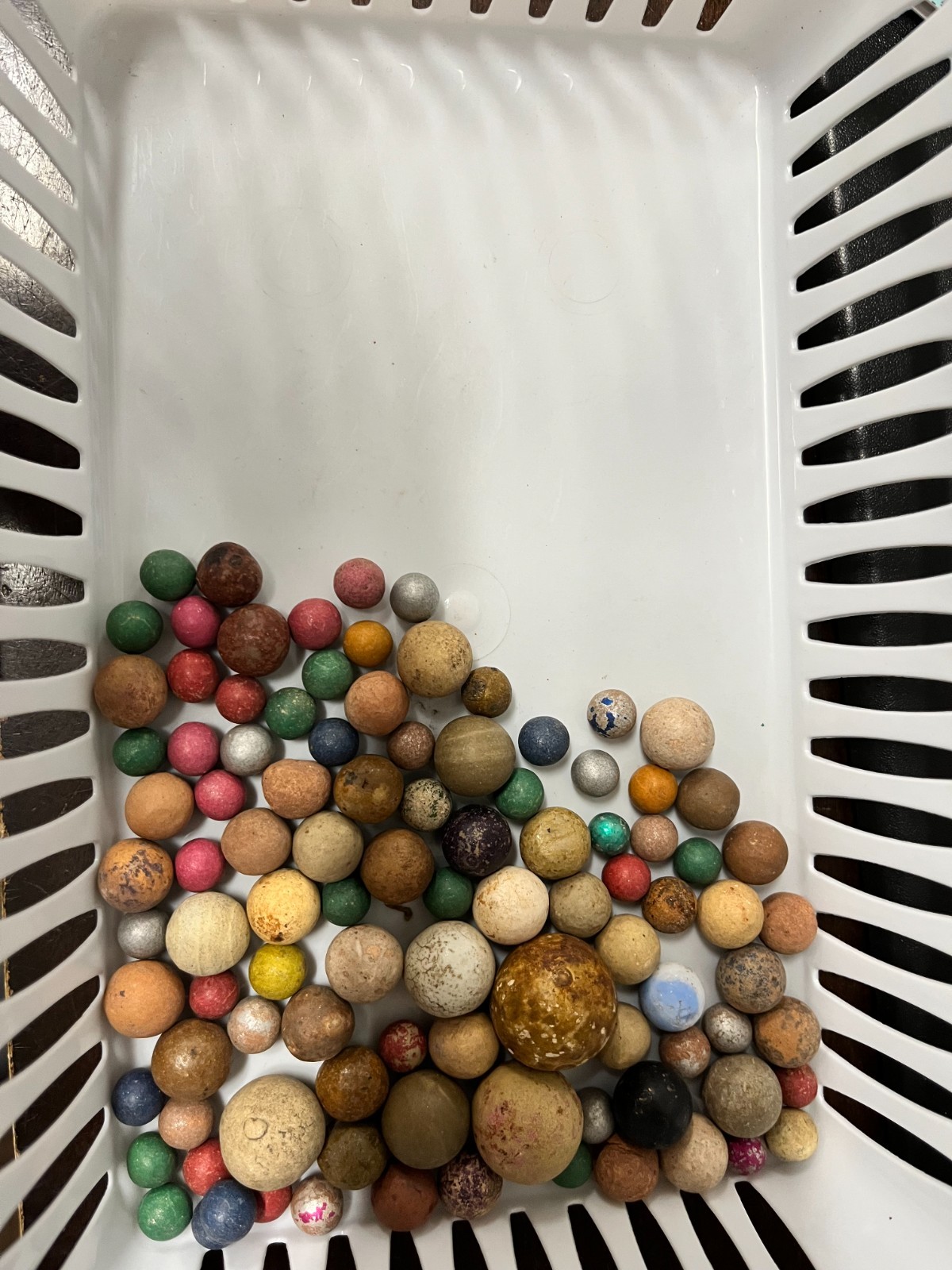 100 ANTIQUE VINTAGE CLAY MARBLES LOT (MULTI COLORED, IRREGULAR SHAPES) 7.94 OZ