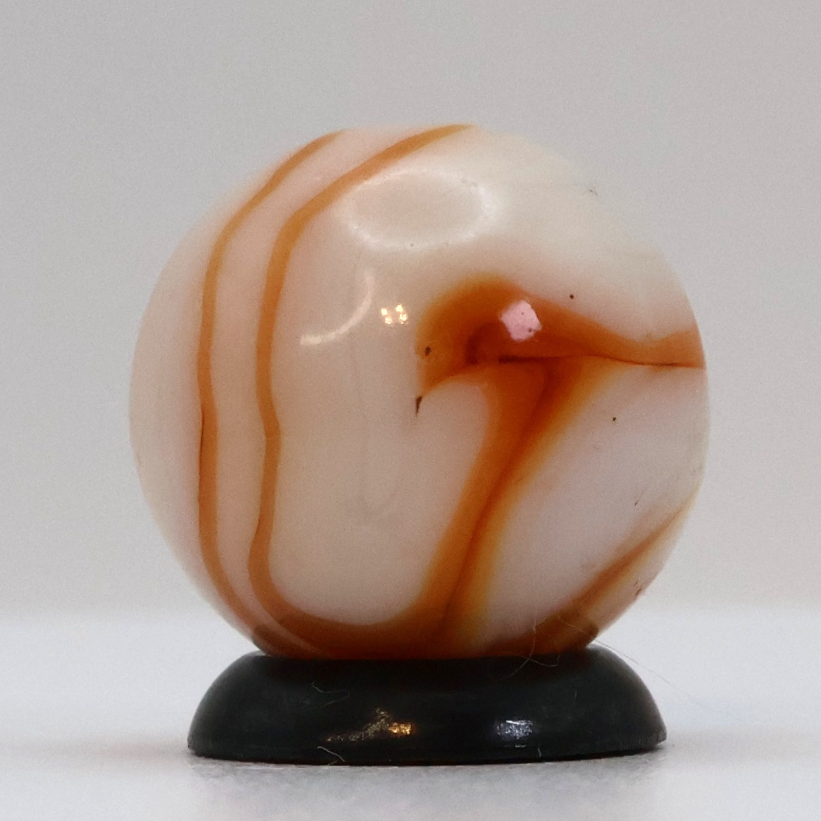 5/8″ Swirl Marble White/ Orange/ tan NM