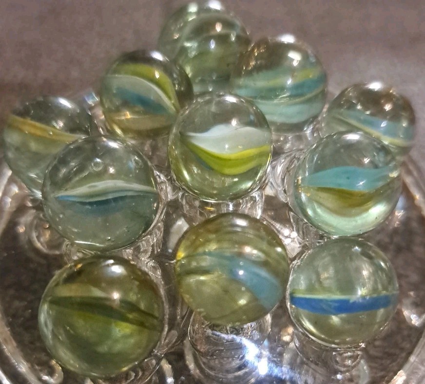 Lot Of 11 Estate Sale Marbles Cats Eyes