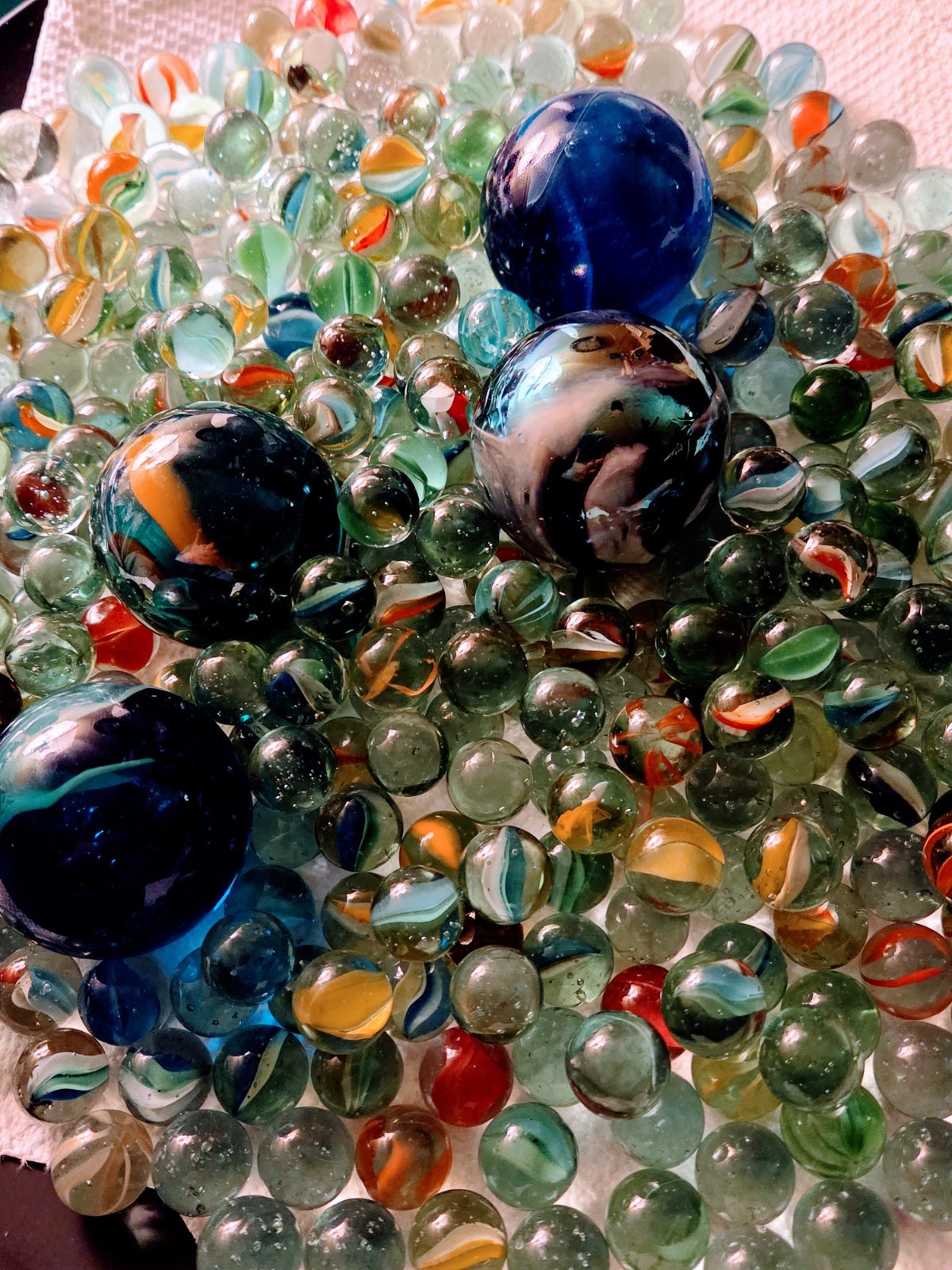 Lot of 333 Vintage Estate Sale Glass Marbles and 4 Large Shooters