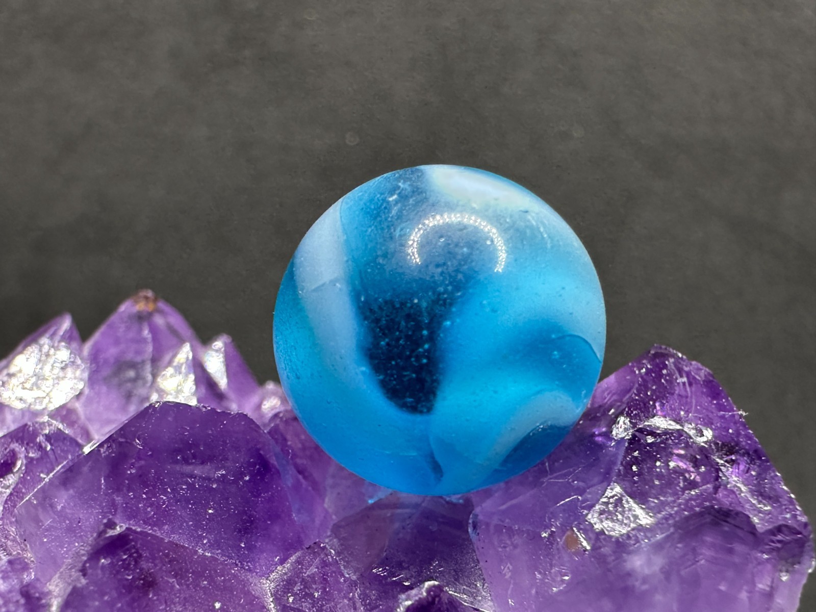 Vintage Peltier Glass Transparent Rainbo Marble – Bright Blue & White – .60″
