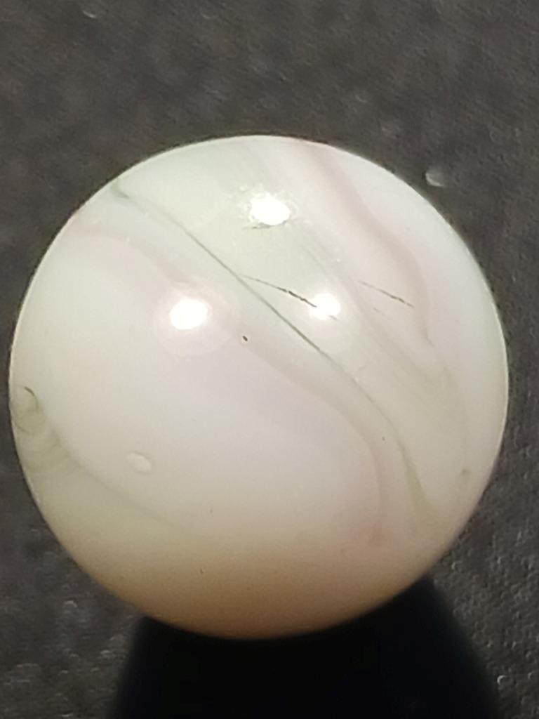 Vitro Agate Light Lavender Pearl White V-Patch Near Mint Serious Marble A125
