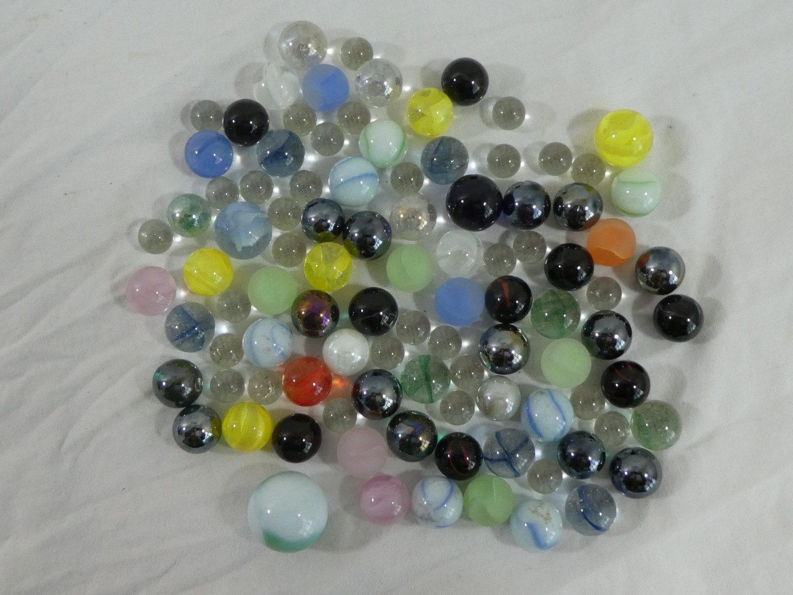 Channel Craft 98 Assorted Classic Multi Colored Glass Marbles Made USA Handbook