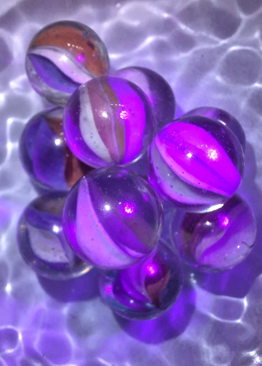 Vtg 6 Vane Tri Color Red White Blue Hybrid Cat’s Eye Marbles 11 ct. UV Reactive