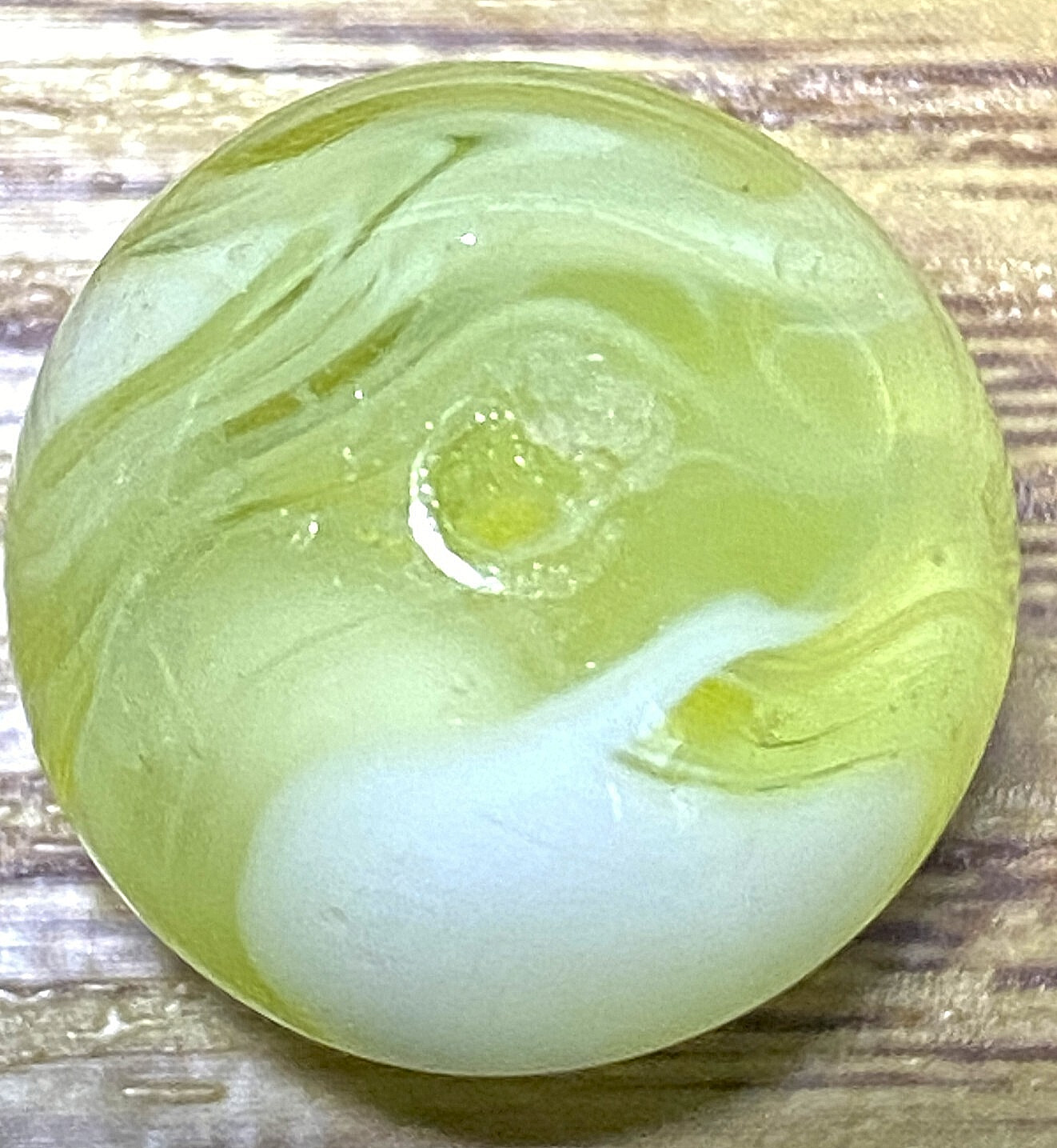 RARE CAC OR LIMEADE SLAG SMALL HIT MARK URANIUM GLOW UV SHOOTER .68″ M632