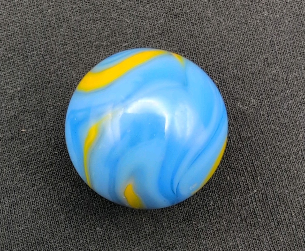 Rare 1 in. Vintage Akro Agate Cub Scout Corkscrew Shooter Marble-Cadmium Glow
