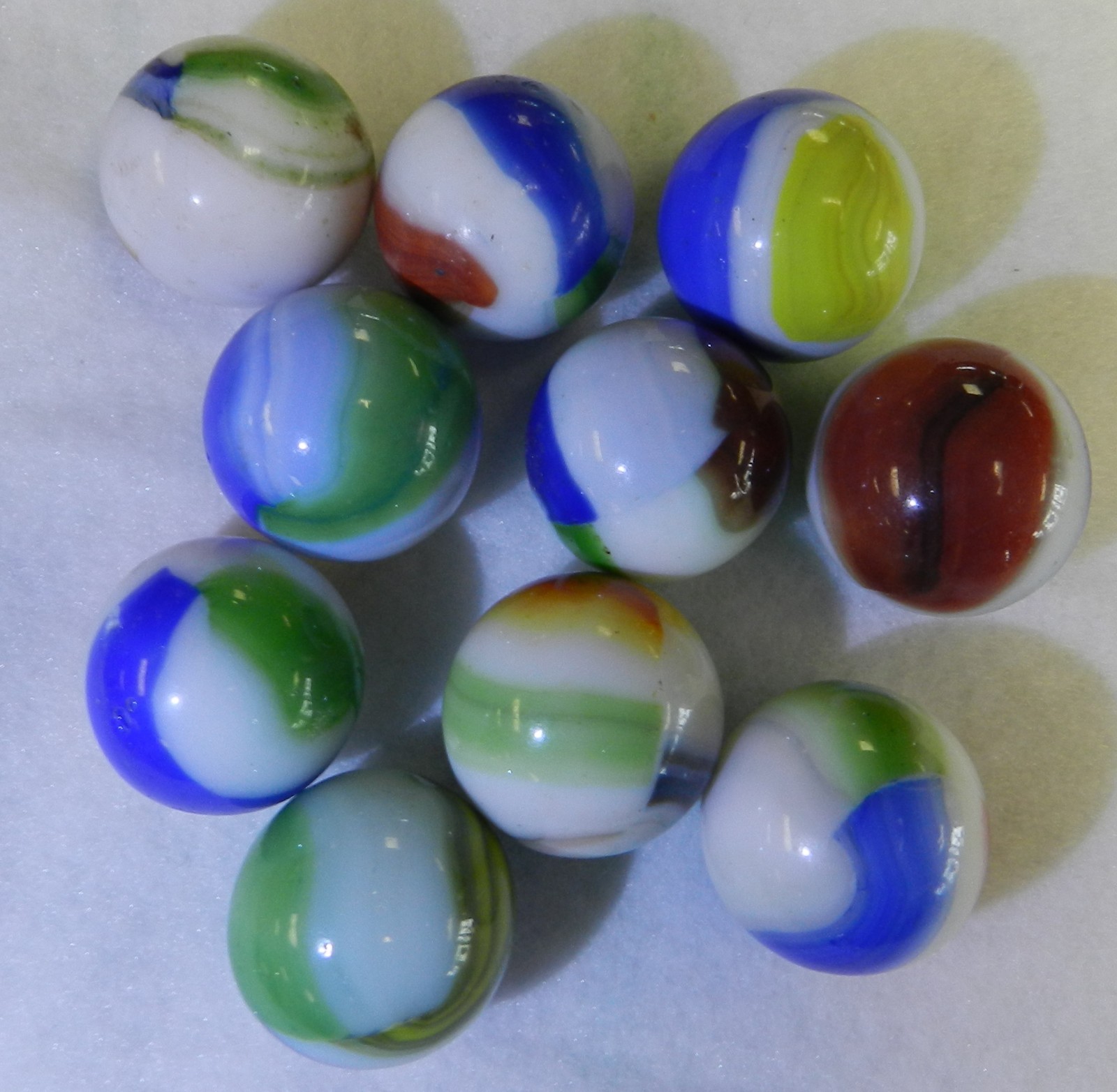 #20555m Vintage Group of 10 Marble King Shooter Marbles .96 to 1.0 Inches