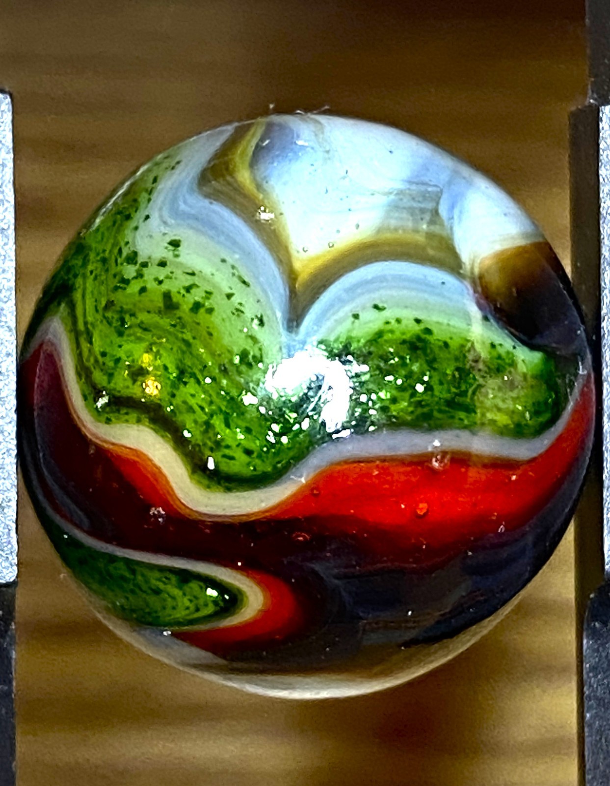 WOW AVENTURINE & GLAZED CANDY APPLE GLASS SWIRLED SHOOTER .69″ MZ141