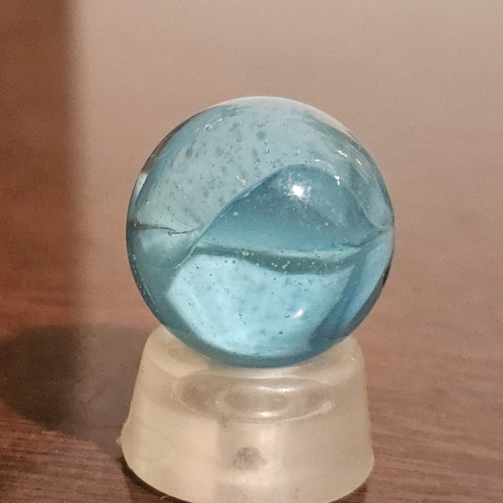 Vintage CE Bogard Blue 4-Lobe Floppy Cats Eye .937 Shooter Marble w Inclusion