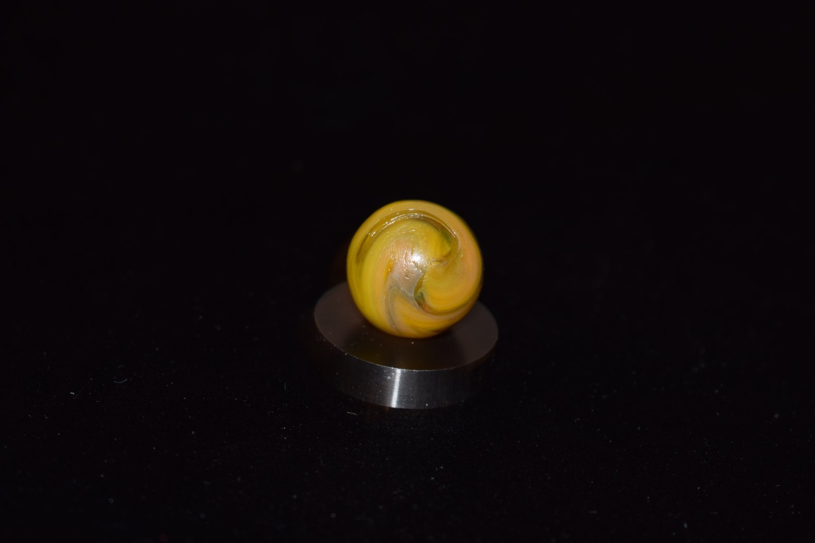 JABO/⏩DAS 🐏Rams Head Patten Opaque Swirl Marble Size .718=45/64=18mm MINT