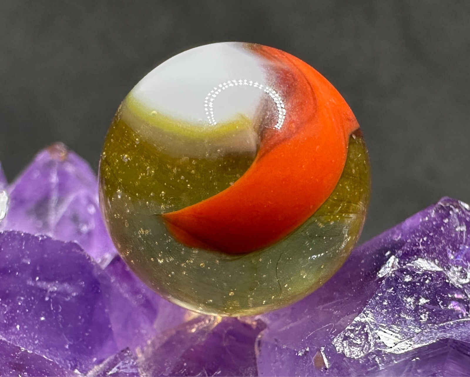 DESIRABLE Vintage Vitro Agate UV GLOWING Conqueror Patch Marble – .59″ WOW!