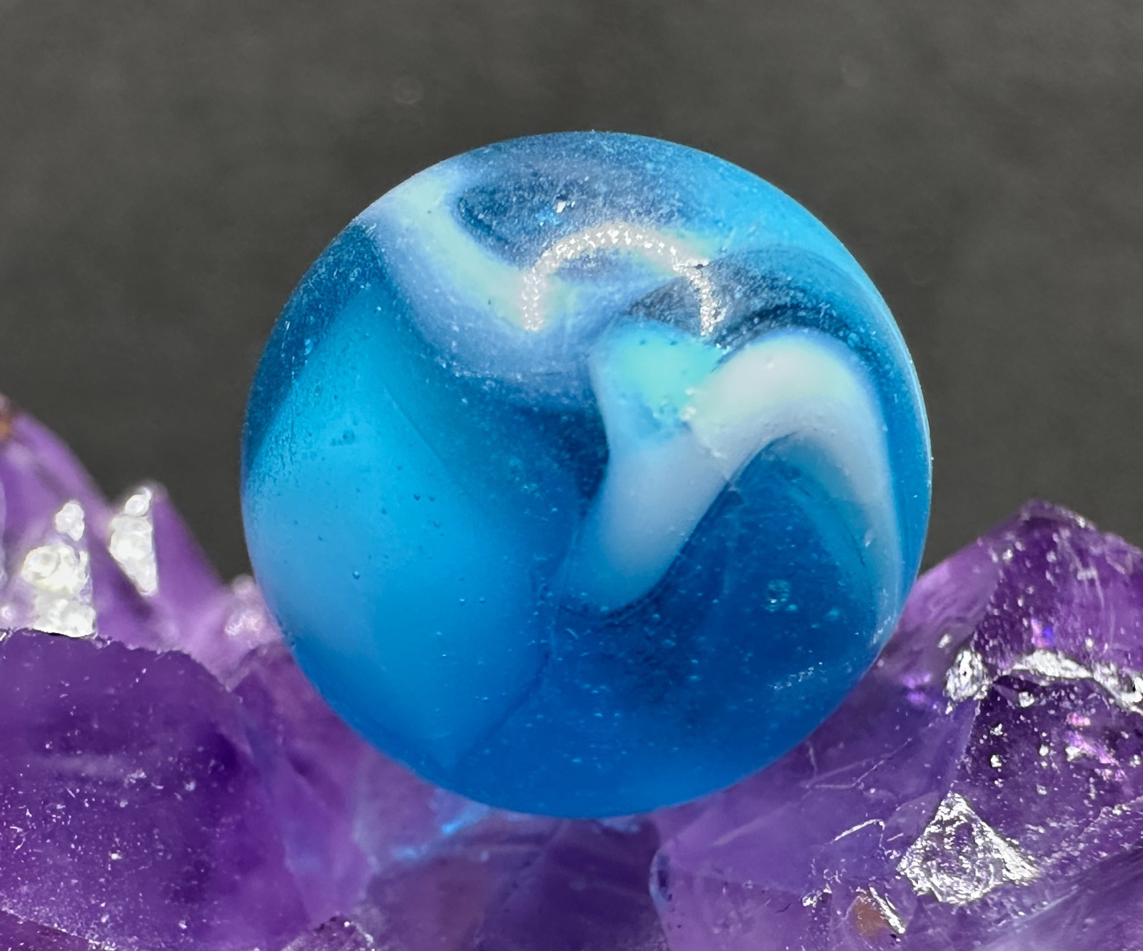 Vintage Peltier Glass Transparent Rainbo Marble – Bright Blue & White – .60″