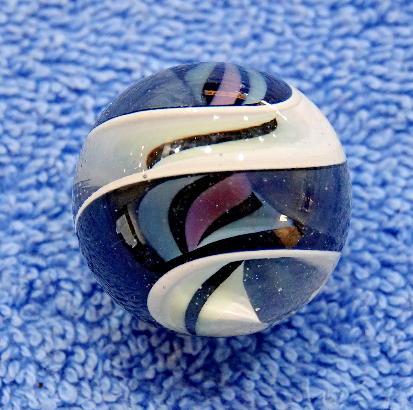 1.25″ BEAUTIFUL CONTEMPORARY ART MARBLES – MC SOLID CORE SPIRAL- NM+