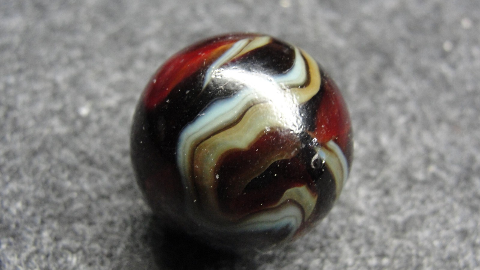 D.A.S. from the 2020 CRANBERRY CHRISTMAS htf shooter marble a8E