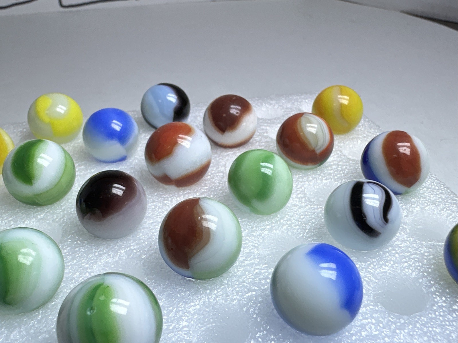 334 Lot Of 27 Vintage Marble King Rainbo Marbles!