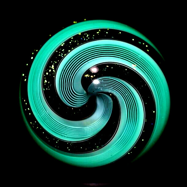 HOT HOUSE GLASS MARBLE/1.198″-SPEARMINT BANDED FINE LINER # 938-GREEN DICHROIC