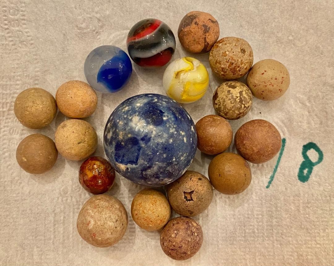 ANTIQUE CLAY MARBLES-LOT OF 20-THESE EXACT MARBLES-1/2″ AVG. SIZE- READ!!
