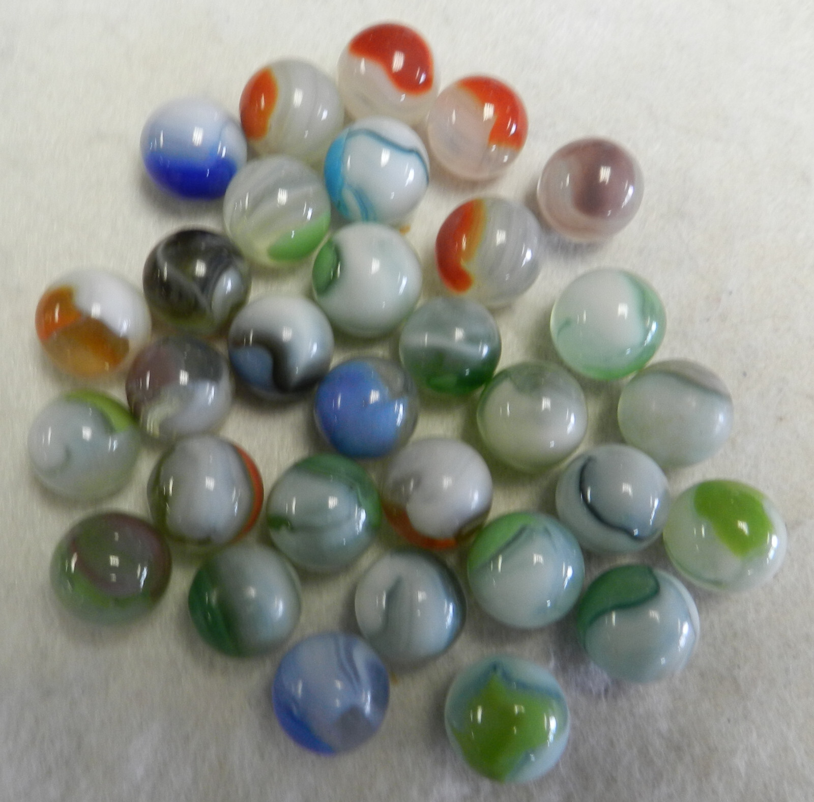 #16767m Vintage Group of 30 Vintage Vitro Agate Marbles .61 to .65 Inches