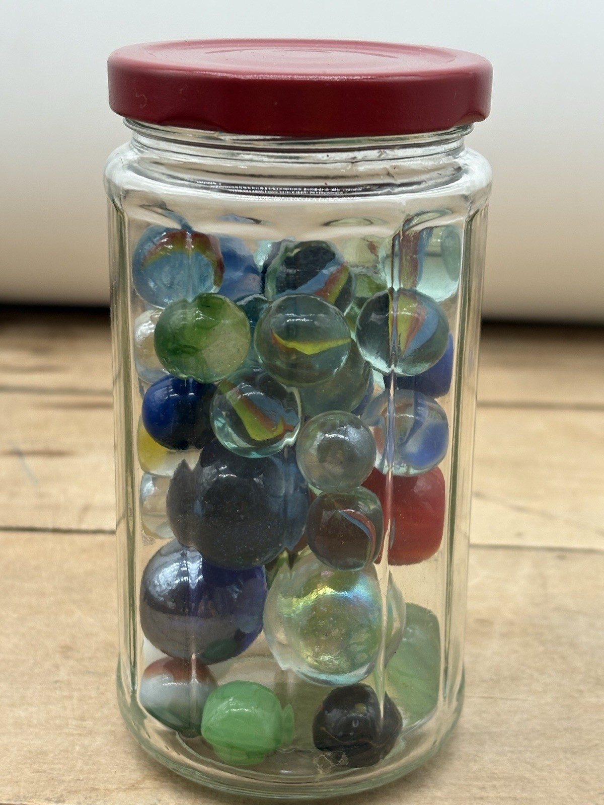 Vintage Estate Marbles In Pint Glass Jar Cat Eyes, Others 2 Glow 47 Marbles