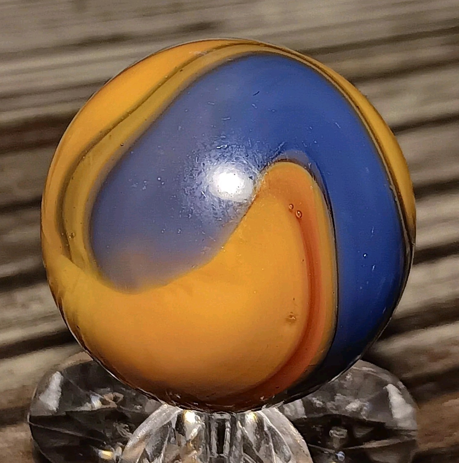 Akro Agate “Jolly Rodgers” Corkscrew Marble. .89″ NM+ HTF – BIG BOY