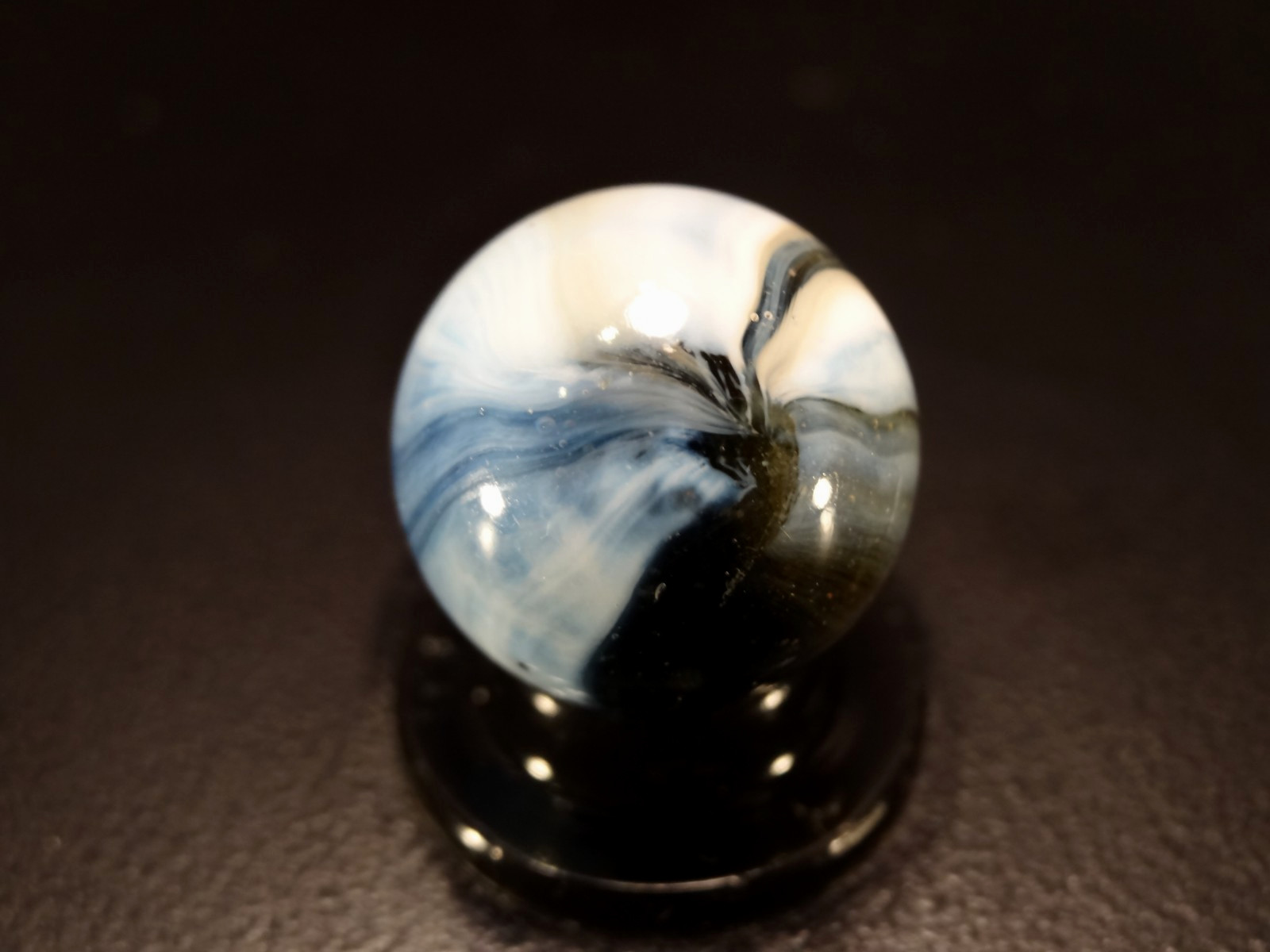 Master Marble ” RARE SUNBURST ” w/MOONIE GLASS Awesome colors Wet Mint