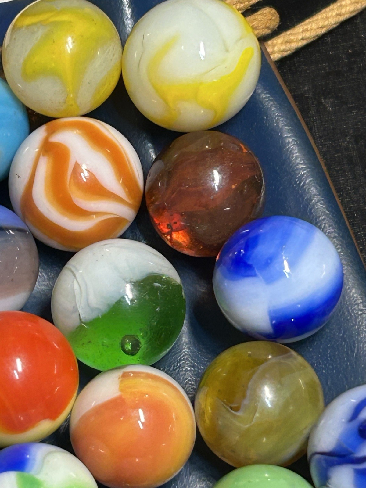Mixed Lot 60 Vintage Marbles Peltier, Vitro, Akro, Alley, Marble King, Master L2