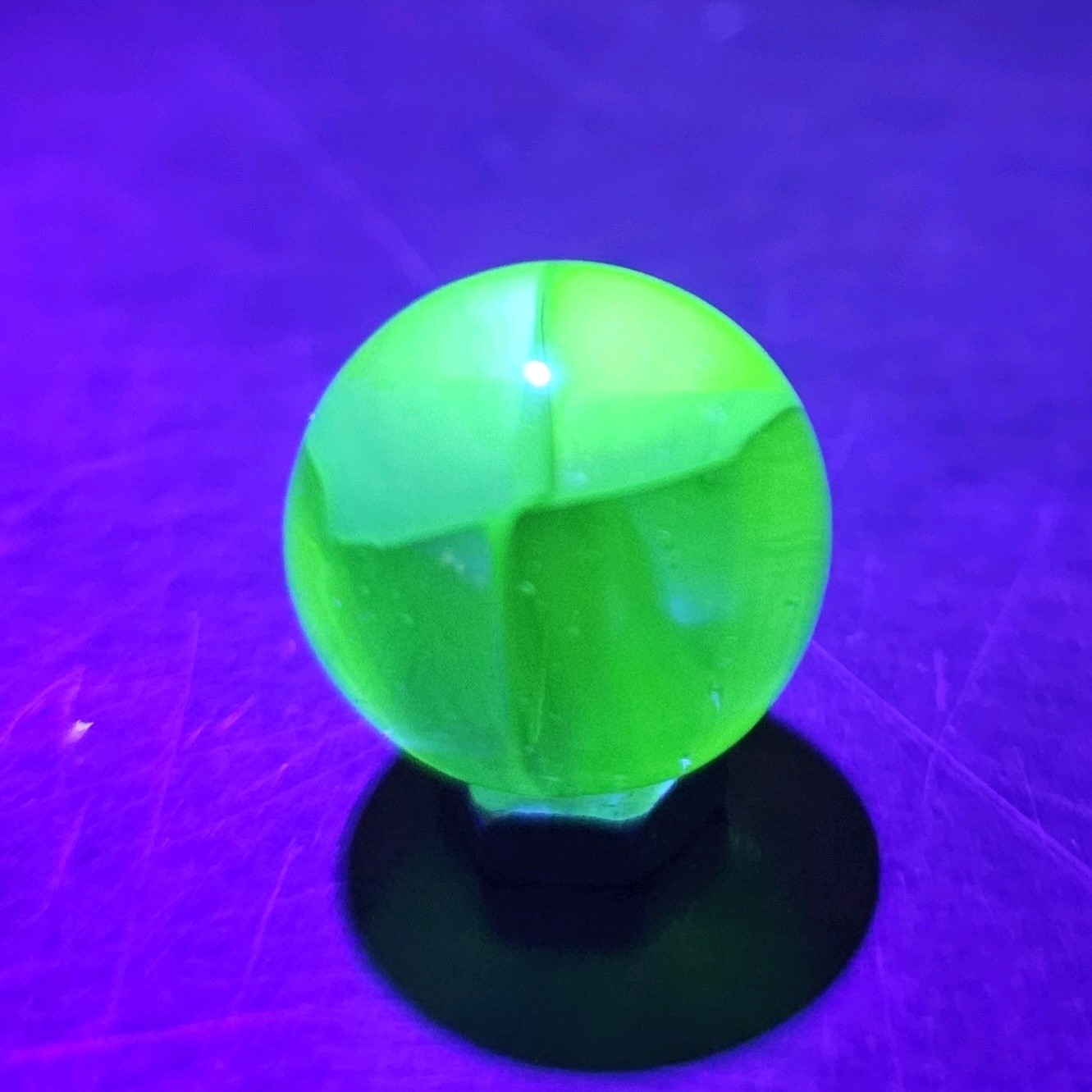 C E Bogard Floppy Green Uranium Glow 4 Lobe Cats Eye Clear Glass .625 Marble