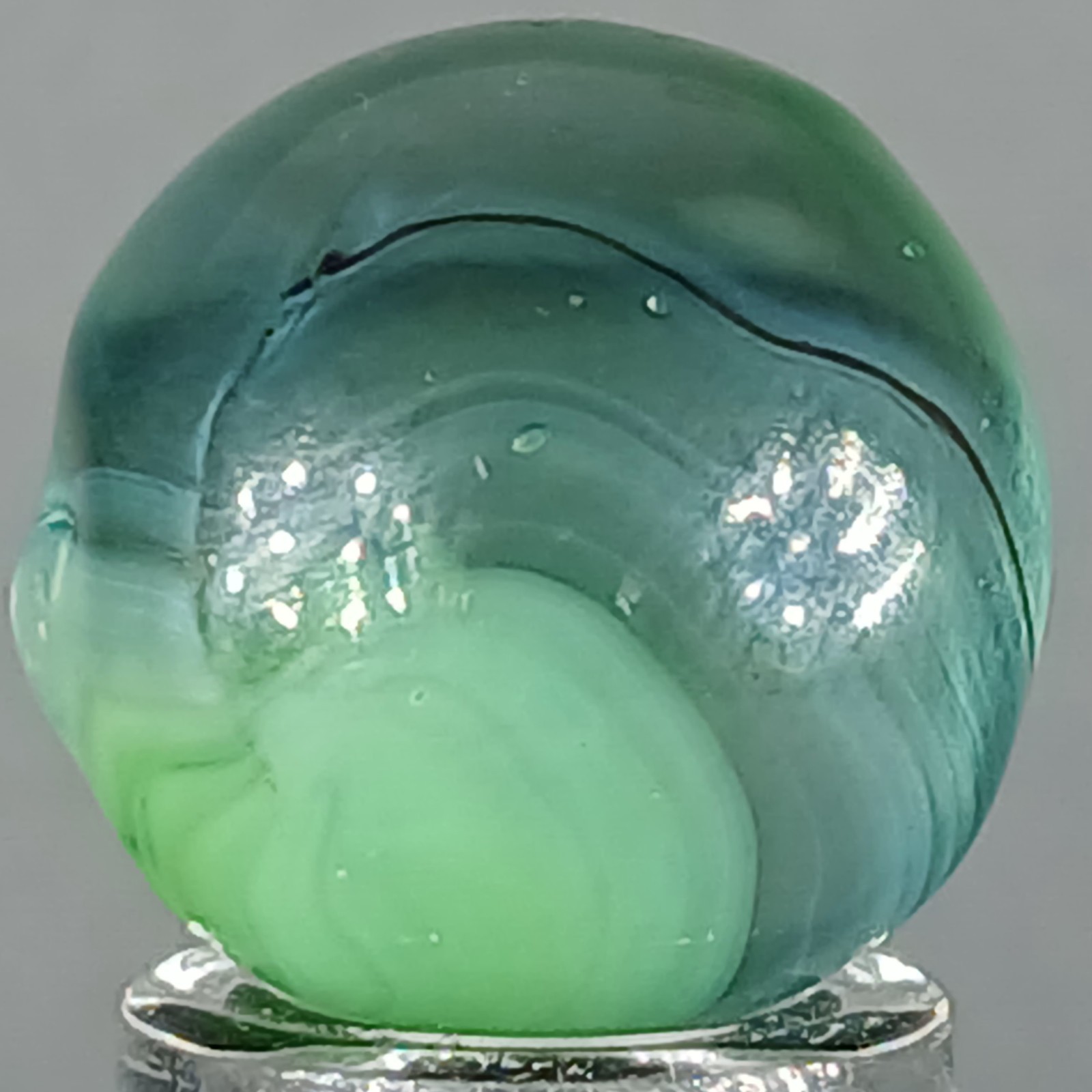 Vintage Vitro Conqueror Marble .60 Near-Mint Condition Combined Shipping