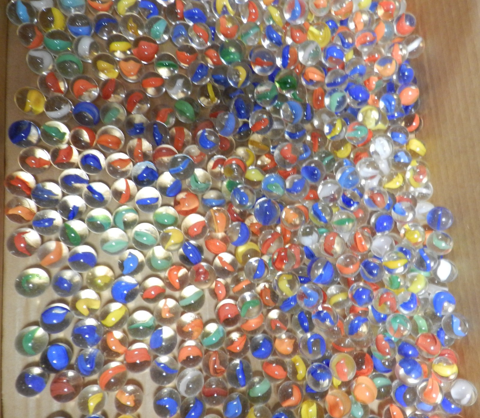 #19742m Huge Wholesale Bulk Lot of 500 Peltier Glass Cat’s Eye Marbles