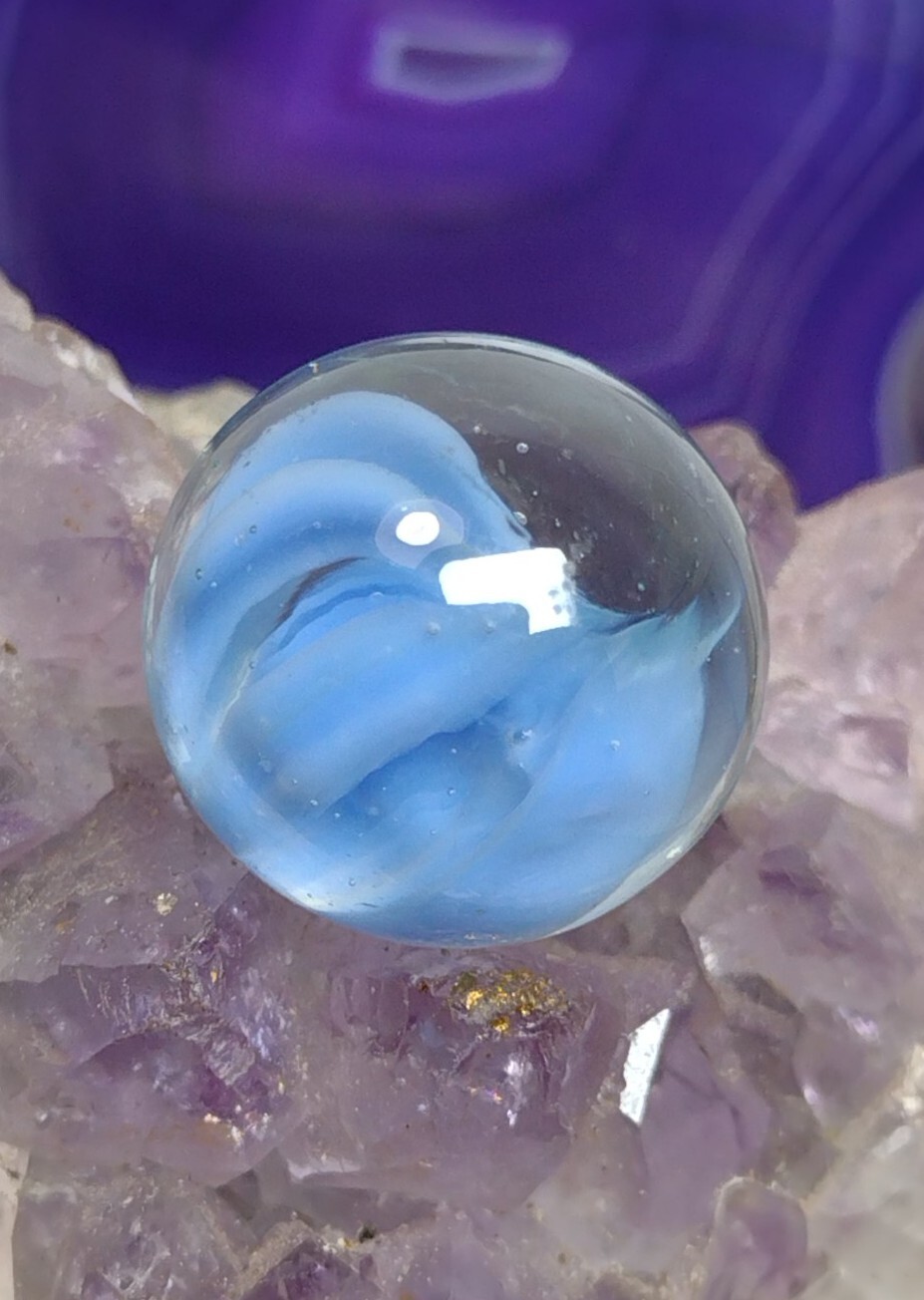 Vibrant Blue Ribbons 🌊 CLEAR BASE Vitro ? American Made Vintage Marbles .64″ NM