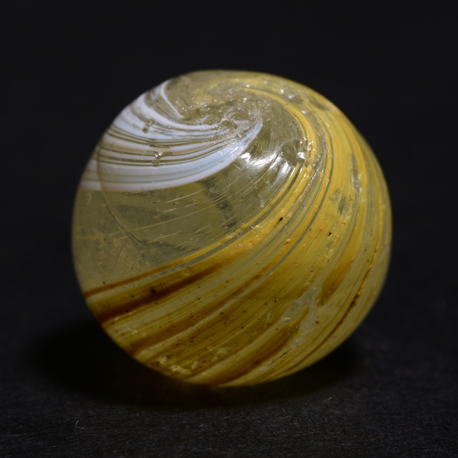 Indian Marble German Handmade Antique Bright White & Egg Yolk 14mm 17/32”