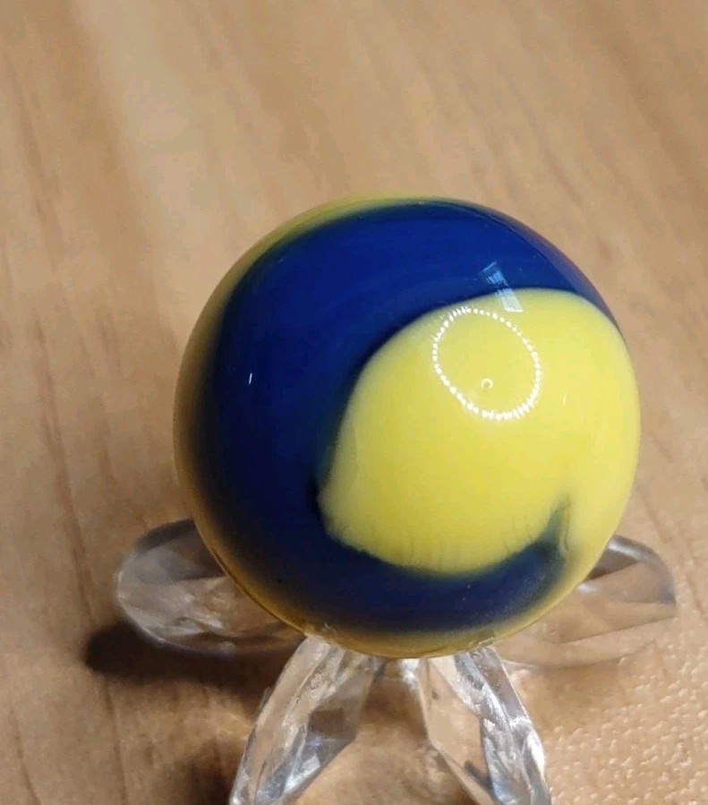 .72″ Yellow & Dark Blue – Akro Corkscrew Swirl Vintage Glass Marble Old Toys