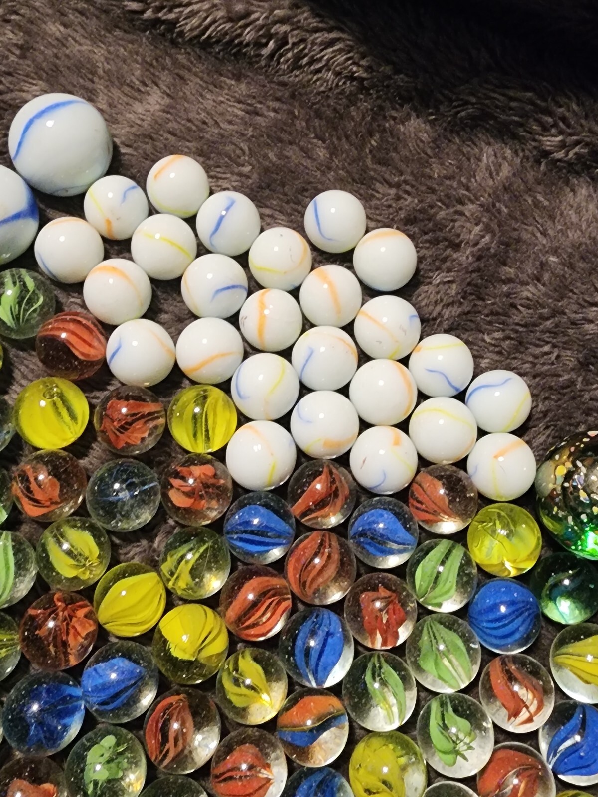 Vintage Marbles Mixed Lot 164 Marbles 7 Big 157 Small/regular Speckled And Other