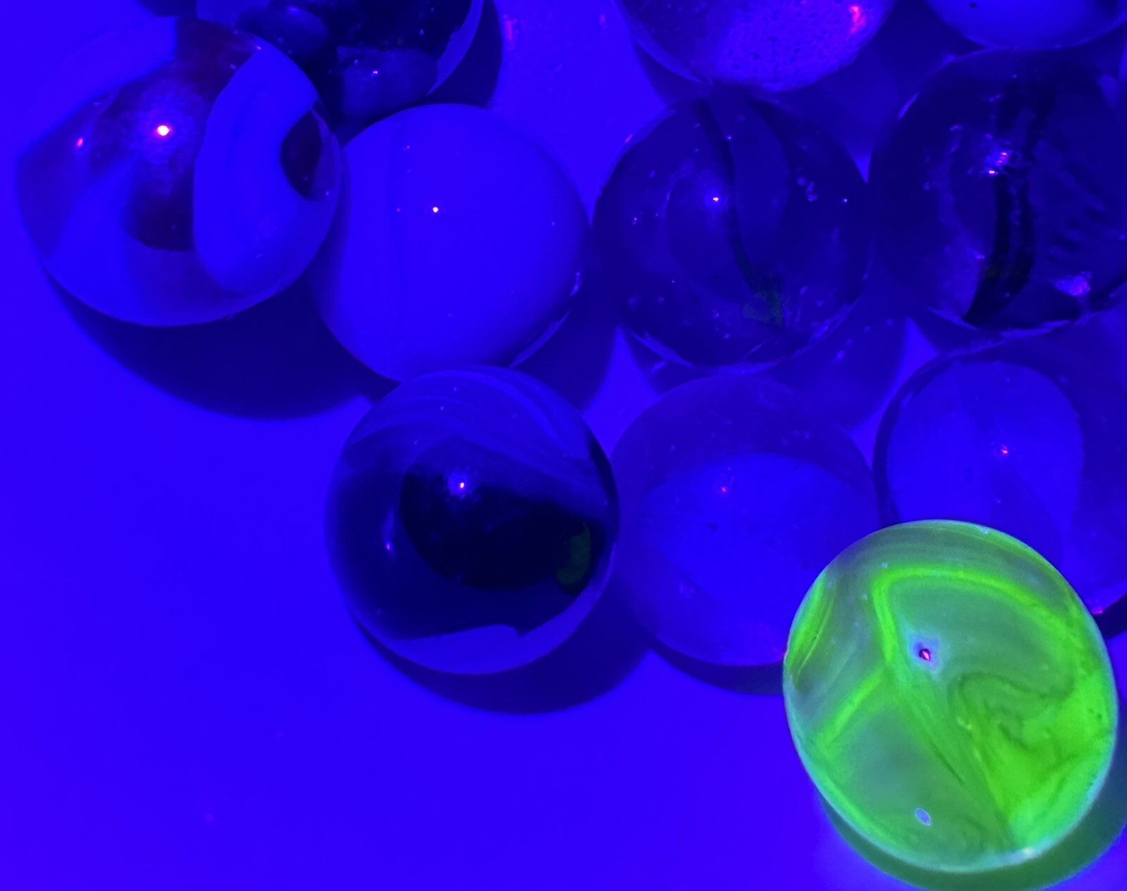 Vintage Marble Lot Of MARBLES UV Reactive Cadmium Uranium Lot #47