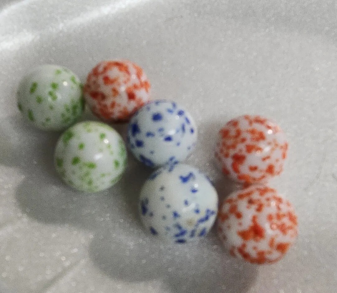 Speckled Marbles Glass 2 green 2 blue 3 orange standard size lot d1