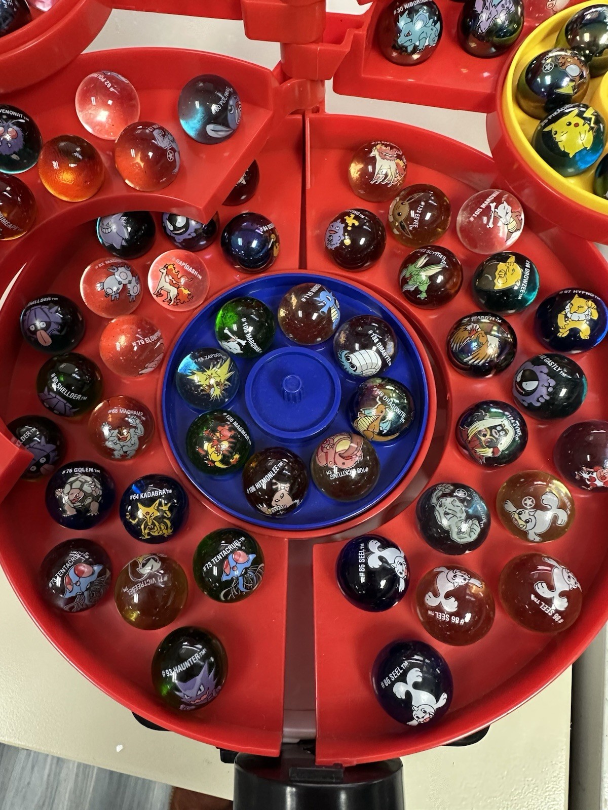 Pokémon Glass Toy Marbles Red Plastic CarryingDisplayCase Very Rare 150+ Marbles