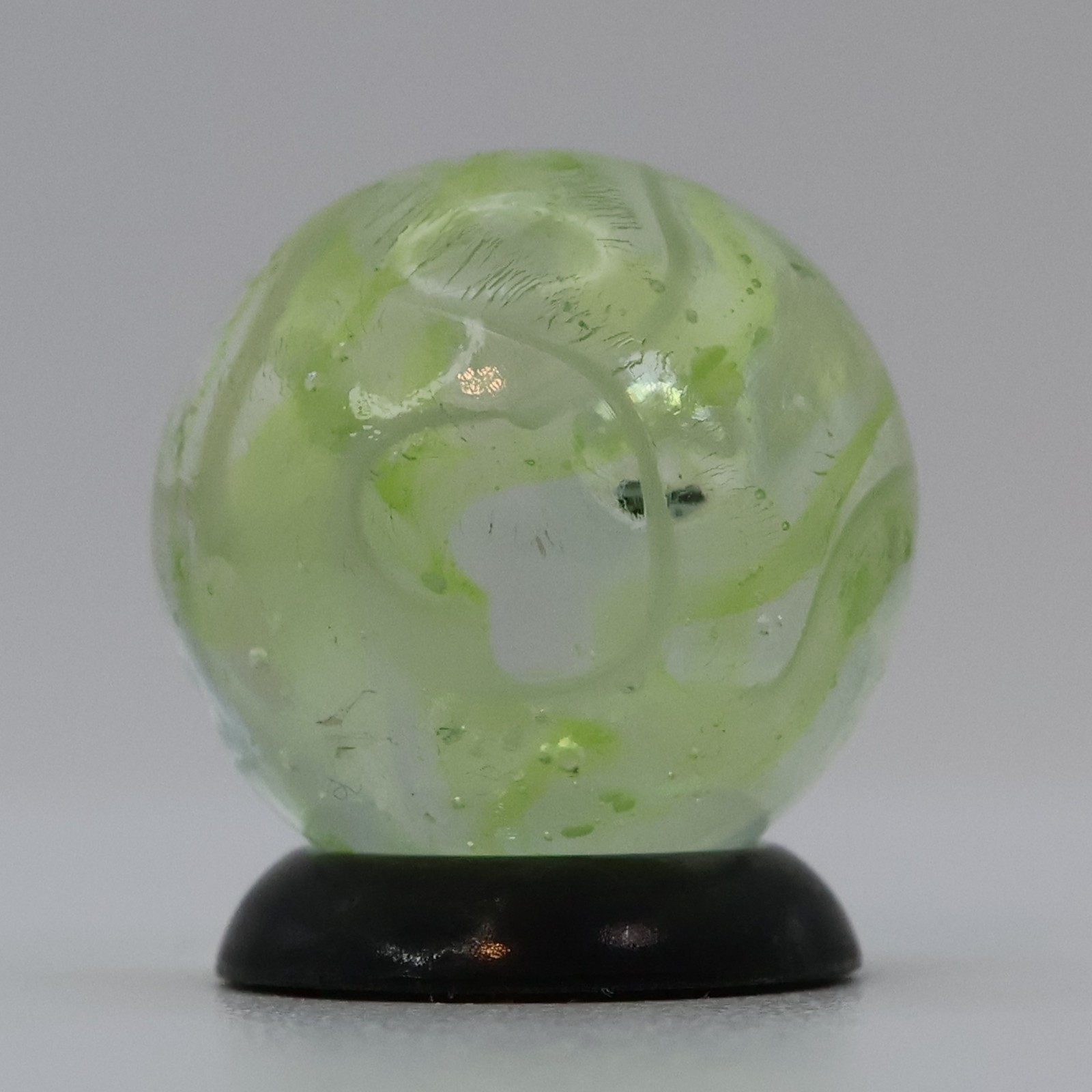 5/8″ Veiligglas Yellow translucent Marble, NM+ small cold crease
