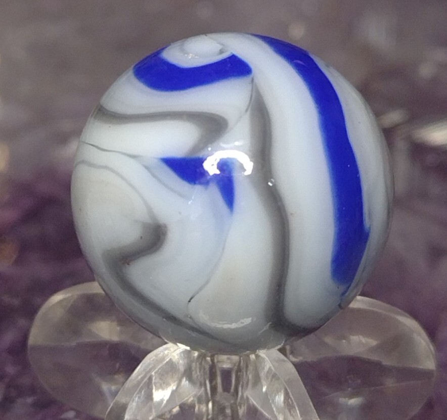 BOARD#3 .73″ UNIQUE MARBLES – SWIRL TOY MINT LOOK