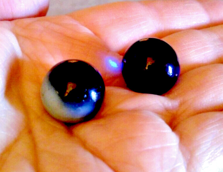 VINTAGE 1 COBALT BLUE &1 BLACK or DARK PURPLE & WHITE MARBLEs 5/8″ PONTIL AKRO?