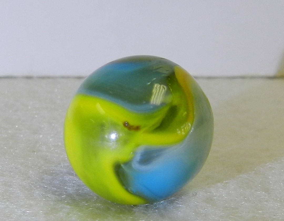 #21030m Vintage Peltier Glass Swirl Marble .64 Inches
