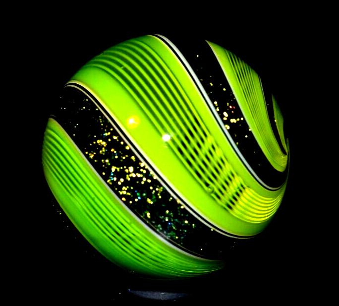 HOT HOUSE GLASS MARBLE/1.476″-LIME GREEN LATTICINIO STYLE WITH DICHROIC-GRASS GR