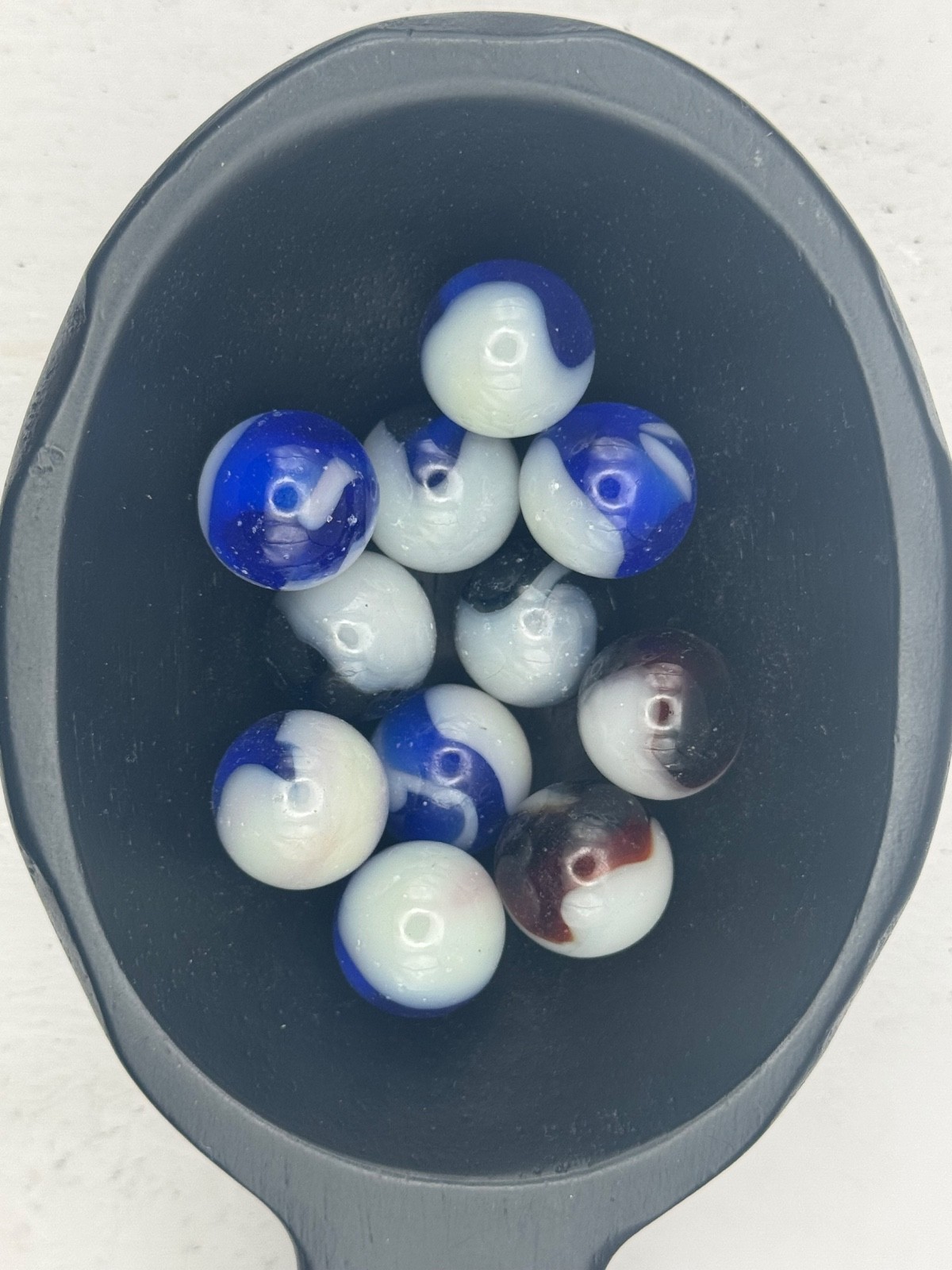 10x 5/8″ Jabo Classics Marbles Lot Blue, White, Brown, White Fenton UV Reactive