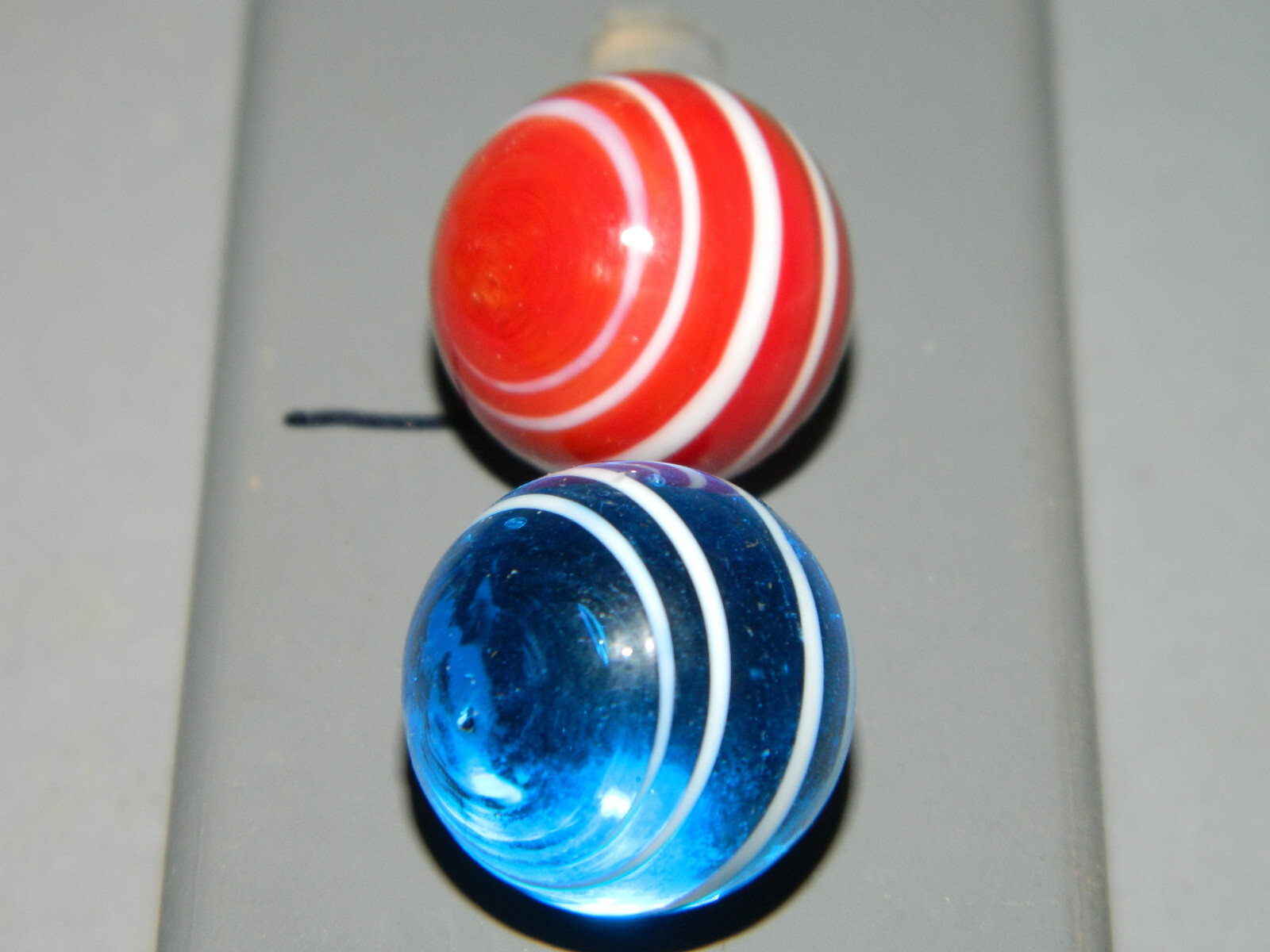Handblown Spiral Marbles Lot of 2 Nice Colors Approx 11/16″ B2